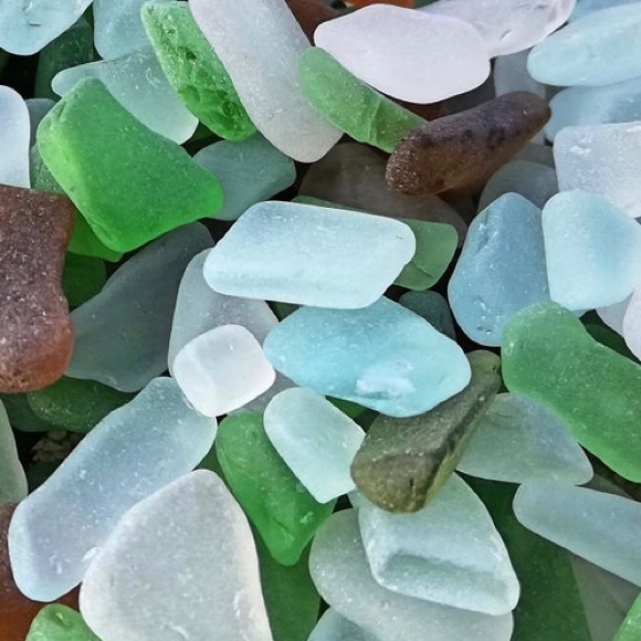 Left Coast Sea Glass 🟩⬜️🟫🟧🟦🟨🟪🟥 - Picture 3 of 4